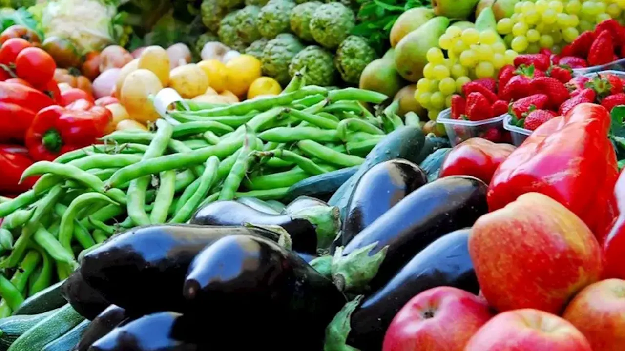 تراجع أسعار الطماطم في سوق العبور ضمن تعاملات الخضروات والفاكهة اليوم